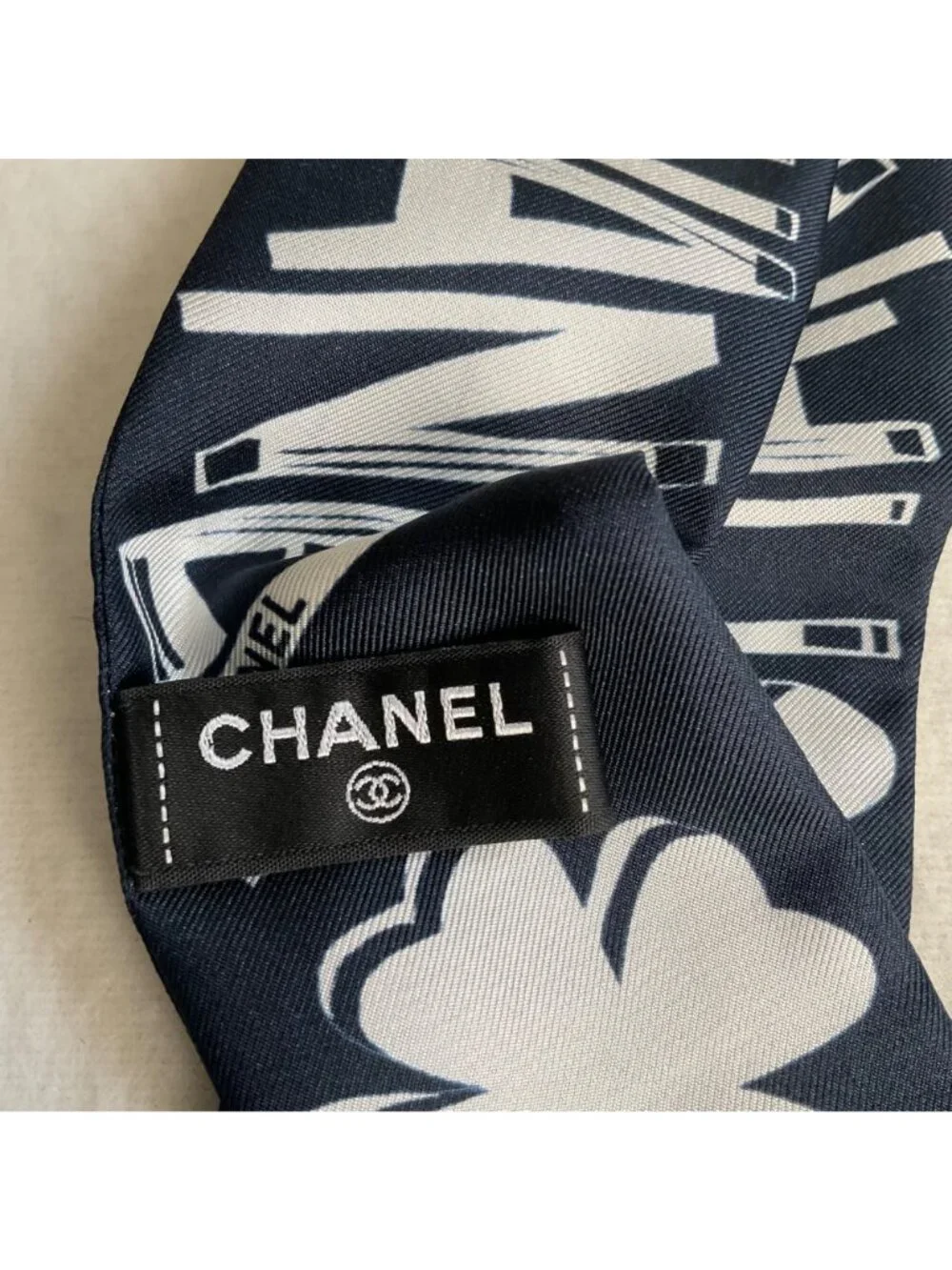 NWOT w/box CHANEL blue white silk scarf slim headband books logo Trojan